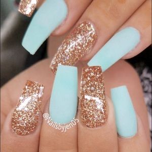 Nail set with glue